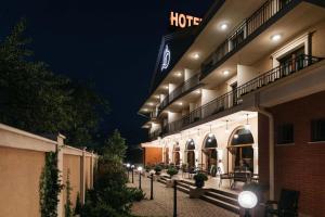 クルジュ・ナポカにあるBRILIANT HOTELのギャラリーの写真 +20枚の写真