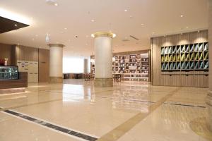 Gallery image of Hanting Premium Hotel Turpan Cathay Pacific Minsheng Square in Turfan