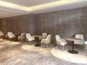 Lounge oder Bar in der Unterkunft Hanting Premium Hotel Beijing Jiuxianqiao Chaoyang Station