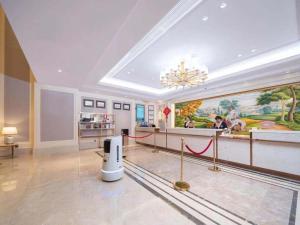 Lobbyn eller receptionsområdet på Vienna Hotel Lincang New Asia Pacific Times Square