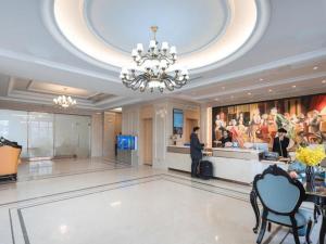 הלובי או אזור הקבלה ב-Vienna Hotel Jiangsu Suining Qingnian Road