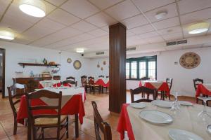 Restaurace v ubytování Hotel Tugasa Sierra y Cal
