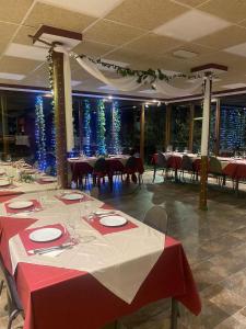 Restauracja lub miejsce do jedzenia w obiekcie Hotel Rural Rio Molinar
