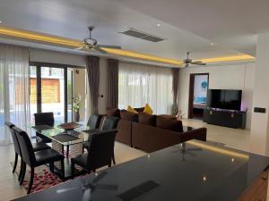 Fotografie z fotogalerie ubytování Wonderful villa Harmony BangTao beach v destinaci pláž