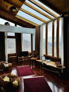 Zona d'estar a Old Hunza inn