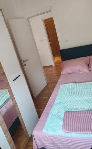 Ліжко або ліжка в номері Apartman Comfort Beograd