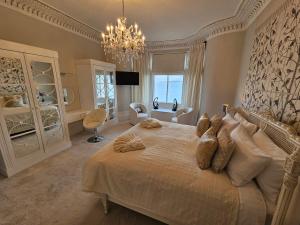Gallery image of Merchant's View - Luxury Seaside Designer Retreat in Rothesay +48 photos