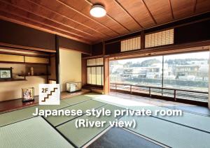 Stolní tenis v ubytování Hostel Miyagawa by Murasaki nebo okolí