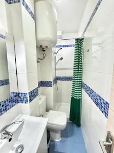 A bathroom at Madrid Rio Antonio Lopez A
