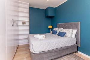 Postel nebo postele na pokoji v ubytování Stylish 1-Bed near Sea Point Promenade