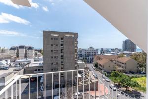 Nespecifikovaný výhled na destinaci Kapské Město nebo výhled na město při pohledu z apartmánu