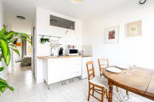 Köök või kööginurk majutusasutuses La Fontaine