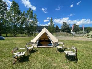 Puutarhaa majoituspaikan GrandPrixCamp, closest to the Red Bull Ring, up to 4 guests in a tent ulkopuolella