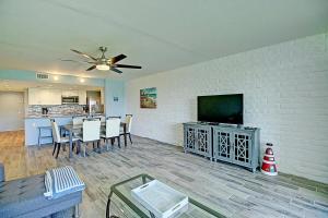 Gallery image of A Salty Day Getaway at Sea Sands Condominiums in Port Aransas