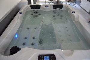 Φωτογραφία από το άλμπουμ του Villa Gard'iguette avec SPA entre vignes &garrigue σε Carnas