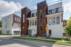 an image of an apartment building at 10 Percent OFF New Home Downtown Sleeps 8 in Nashville