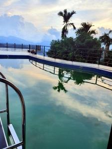 Bazén v ubytování Serenity Valley Ambuluwawa Resort nebo v jeho okolí