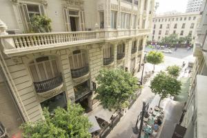 una vista aérea de un edificio con balcón en Bam ! Centro ! Centre ! Zentrum !, en Valencia
