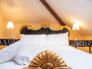 Postel nebo postele na pokoji v ubytování Bannerdale Villa - Sheffield