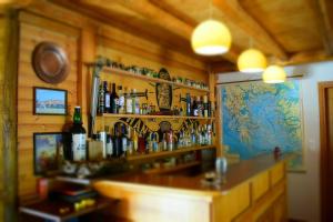 Thức uống tại Κτήμα Φτελιά