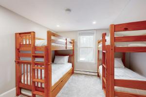 Двуетажно легло или двуетажни легла в стая в North Woodstock Paradise