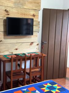 TV a/nebo společenská místnost v ubytování NayMar Paraty Casa Familiar