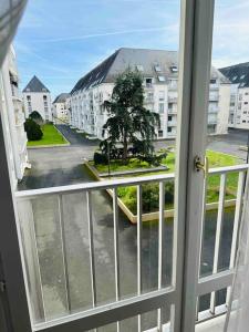 En generel udsigt til bjerge eller udsigt til bjerge taget fra lejligheden