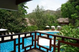 Pemandangan kolam renang di Bio Rio Hotel atau berdekatan
