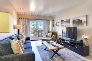 TV/Unterhaltungsangebot in der Unterkunft Gorgeous Catalina Island Condo with Golf Cart!