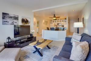 TV/Unterhaltungsangebot in der Unterkunft Gorgeous Catalina Island Condo with Golf Cart!