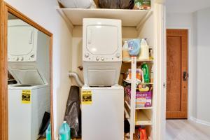 Galeriebild der Unterkunft Gorgeous Catalina Island Condo with Golf Cart! in Avalon