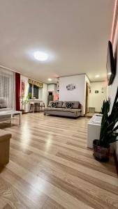 Svetainės erdvė apgyvendinimo įstaigoje NeriesResort 3 Rooms Suite iN Centrum