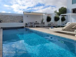 Bazén v ubytování OCEAN MARINA GOLF Villa nebo v jeho okolí