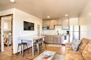 Η κουζίνα ή μικρή κουζίνα στο Angel Rock Rentals Of Moab Unit 1