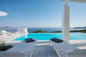 Бассейн в Anemone Villas hotel или поблизости