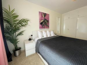 Postel nebo postele na pokoji v ubytování EPIS - large luxury apartment with sea view