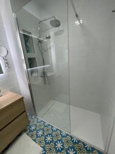 Koupelna v ubytování EPIS - large luxury apartment with sea view