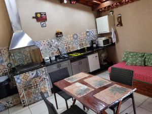 Η κουζίνα ή μικρή κουζίνα στο Casa Veraneio família Matos