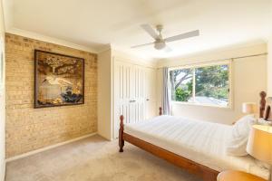 Postel nebo postele na pokoji v ubytování 1-39 Leonard Ave - comfort, space and Wi-Fi