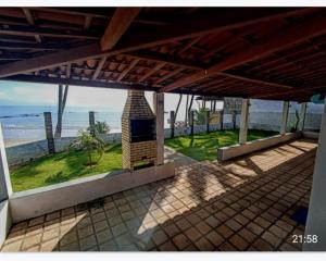 desde el balcón de una casa con vistas a la playa en CASA PARRACHO Maracajaú en Maxaranguape