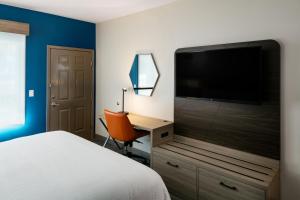 TV a/nebo společenská místnost v ubytování Holiday Inn Express Lewiston by IHG