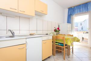 Kuchyň nebo kuchyňský kout v ubytování Apartments with parking space Baska, Krk - 22681