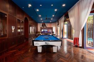 Biliár nebo kulečník v ubytování OrangeBlue villa near Beach Pool free Vung Tau Vietnam