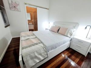 Imagen de la galería de Entire 2 Attached Duplex Unit, 15ppl, en Maryborough