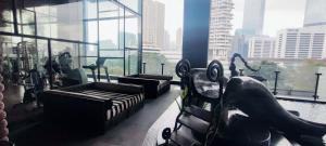 Fitnesscenter och/eller fitnessfaciliteter på 1 Bedroom Modern Urban Oasis at Sudirman