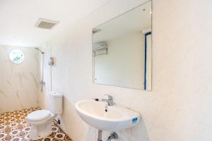 Anny Guesthouse by ecommerceloka的一间浴室