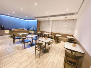 Un restaurant sau alt loc unde se poate mânca la Hanting Hotel Qingdao Laixi High-speed Railway Station