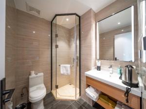 City Comfort Inn Nanchang Dream World Xiejiacun Metro Station tesisinde bir banyo