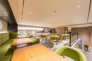Ο χώρος του lounge ή του μπαρ στο JI Hotel Guiyang Future Ark