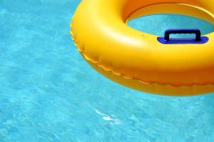 Bazén v ubytování Arotel BSD nebo v jeho okolí